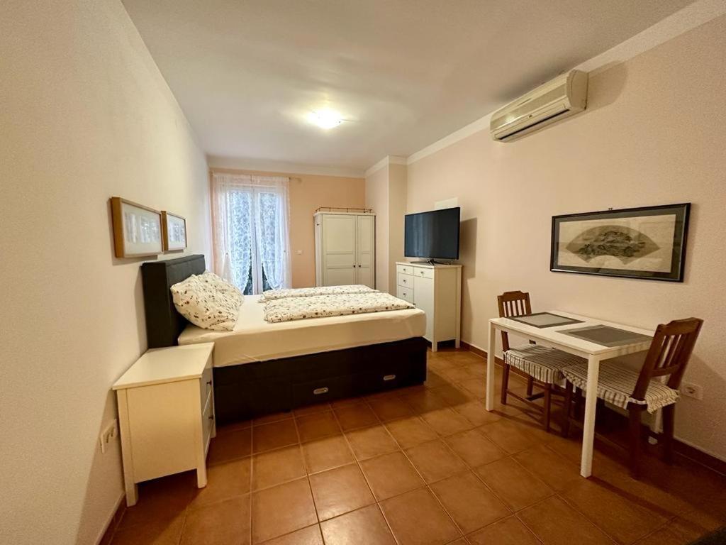 Ivana Apartman 3 茨里克韦尼察 外观 照片